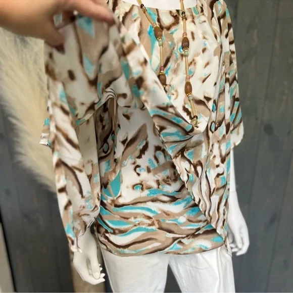 🛑 𝙎𝙊𝙇𝘿 𝙊𝙐𝙏 🛑  𝘾𝙝𝙞𝙘𝙤'𝙨 Travelers Collection Women’s Kimono Style Blouse Size 1 - Picture 7 of 13